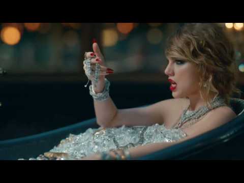 VIDEO : Zayn Malik Defends Taylor Swift