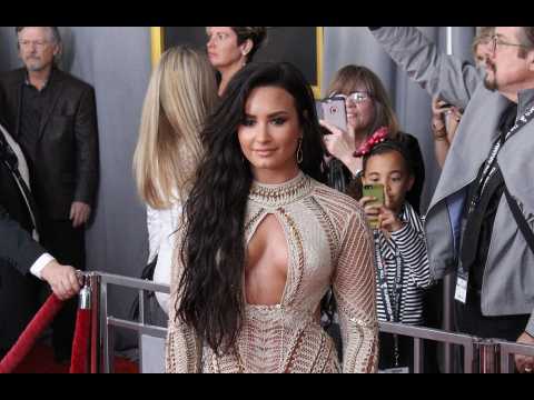 VIDEO : Demi Lovato 'inspired' by Christina Aguilera
