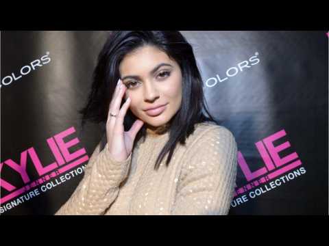 VIDEO : Kylie Jenner Pregnant, Expecting Baby With Boyfriend Travis Scott