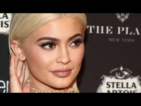 VIDEO : What?! Has Kylie Jenner Actually Got A Bun In The Oven?