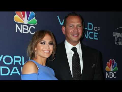 VIDEO : The countdown to Jennifer Lopez' and Alex Rodriguez' engagement is on