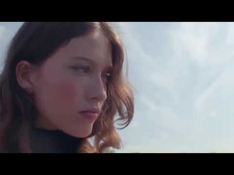 VIDEO : Pia is | Glamour