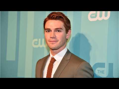VIDEO : Riverdale Star Has Car Accident