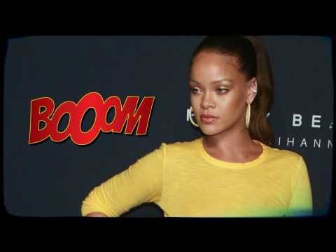 VIDEO : Oups ! Rihanna sort (encore) sans soutien-gorge !