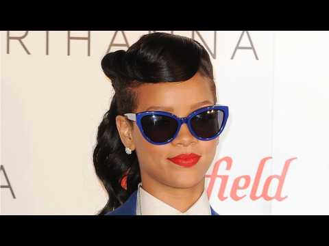 VIDEO : Rihanna Finally Revealed Her Fenty Beauty Line