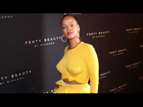 VIDEO : Rihanna Launces New All Inclusive 'Fenty Beauty' Line