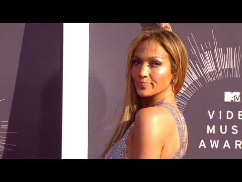 VIDEO : Jennifer Lopez proud of twins as they head back to school