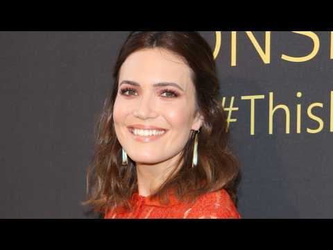 VIDEO : Mandy Moore Gets Engaged