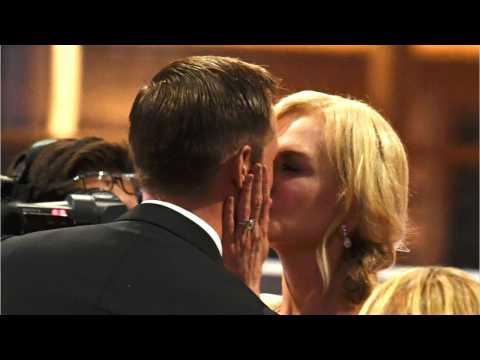 VIDEO : 'Big Little Lies' Kiss! Nicole Kidman Congratulates Alexander Skarsgrd at the Emmys
