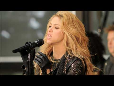 VIDEO : Shakira Shows Off Her Rocker Skills On 'Carpool Karaoke'