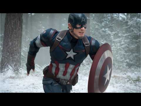 VIDEO : Chris Evans Arrives On-Set for 'Avengers 4'