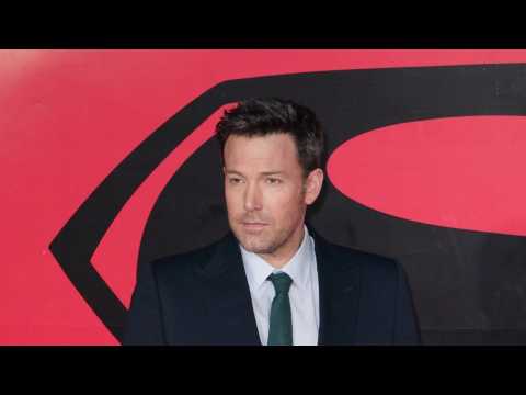 VIDEO : 'Batman' Voice Actor is a Fan of Ben Affleck's Version