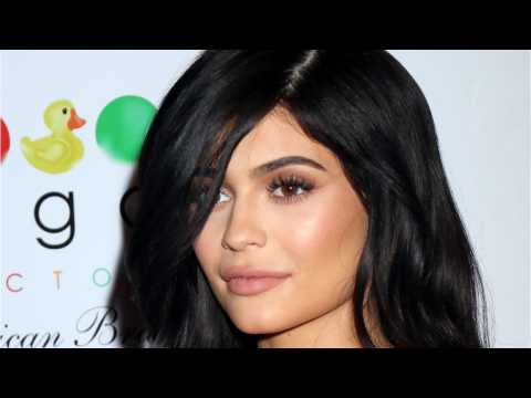 VIDEO : Kylie Jenner Reveals She Got Lip Fillers