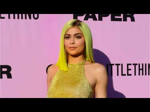 VIDEO : Kylie Jenner's New Pink Hair Inspiration