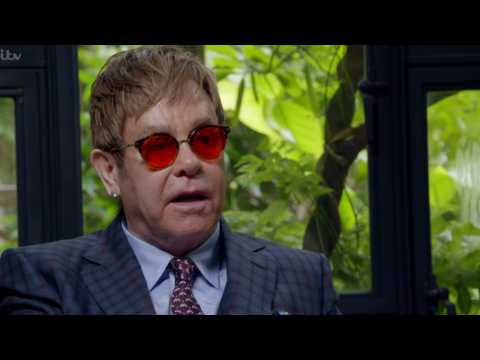 VIDEO : Elton John Has A 
