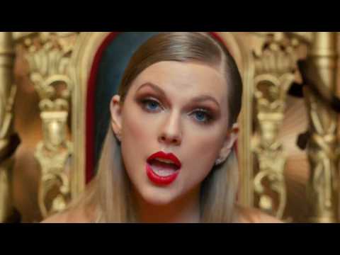 VIDEO : Taylor Swift Gave Raunchy Speech At Friend's Wedding