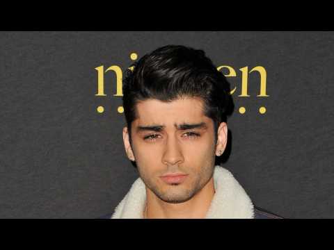 VIDEO : Zayn Malik Shows Off New Hairstyle