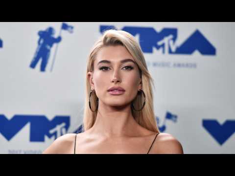 VIDEO : Hailey Baldwin Talks Personal Style With Elle.com
