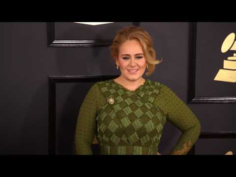 VIDEO : Adele reportedly expecting second child