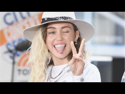 VIDEO : Miley Cyrus Just Performed Her First Ever Single On Its 10th Anniversary