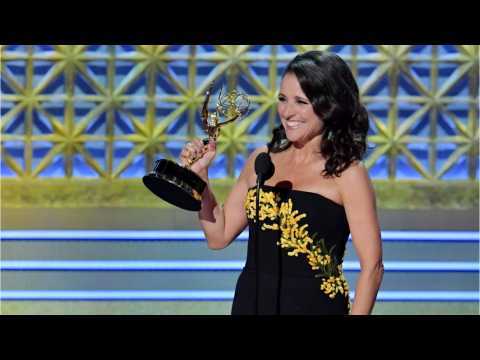 VIDEO : Emmys: Julia Louis-Dreyfus Breaks Record for Most Wins in the Same Role