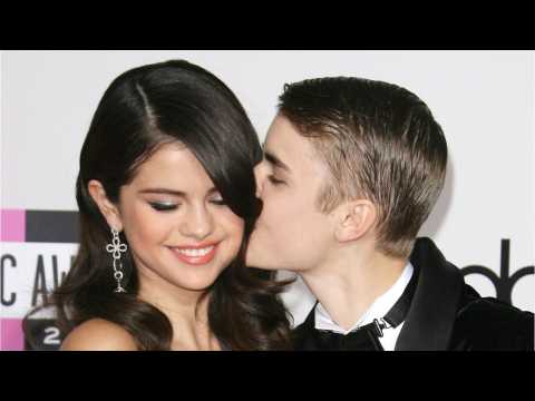 VIDEO : Selena Gomez?s Friends Not Excited about Justin Bieber