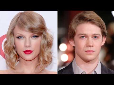 VIDEO : Taylor Swift to 