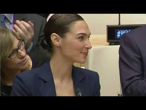 VIDEO : Gal Gadot Tried To Hide Her Morning Sickness On Set