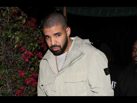 VIDEO : Drake slams fan for groping female concert-goers