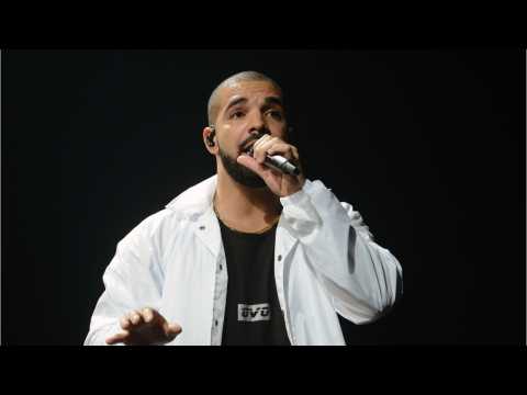 VIDEO : Drake Stopped Mid-Song To Call Out Sexual Assault