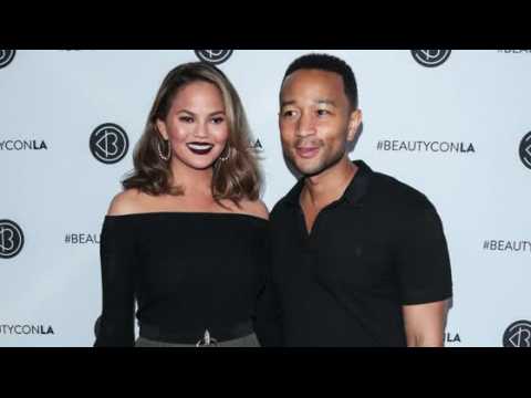 VIDEO : Chrissy Teigen and John Legend Are Expecting Baby No. 2