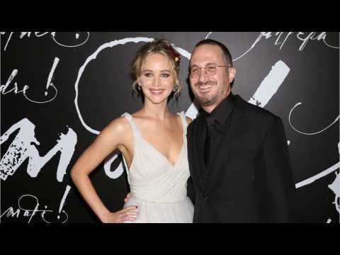VIDEO : Jennifer Lawrence & Darren Aronofsky Split