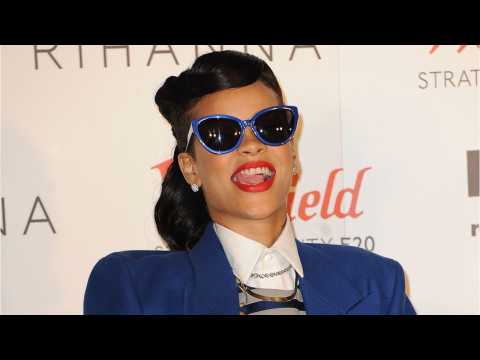 VIDEO : Rihanna will go down in fashion history