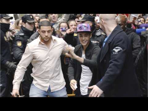 VIDEO : Justin Bieber?s Bodyguard Arrested For DUI, Injuring Officers