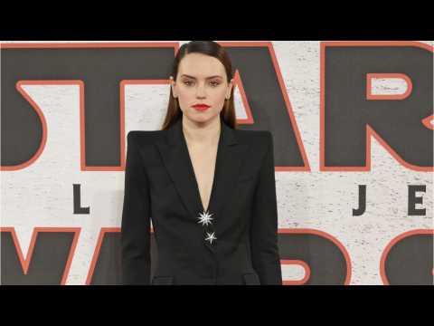 VIDEO : Director On 'Last Jedi' Explains Rey?s Cave Vision