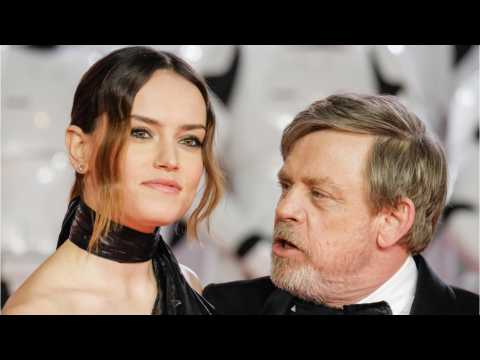 VIDEO : 'Star Wars: The Last Jedi' Deleted Scene Reveals Luke's Third Lesson to Rey