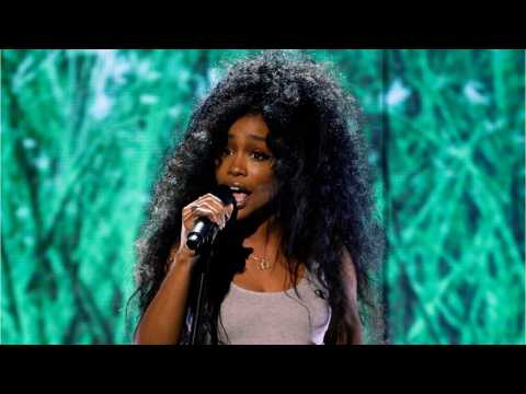 VIDEO : SZA Emerges As Breakout Singer
