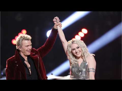 VIDEO : The Voice Crowns Rocker Chloe Kohanski As Season 13 Winner