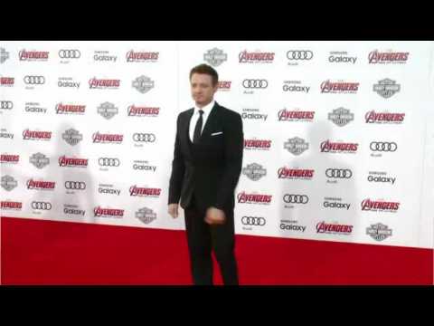 VIDEO : Jeremy Renner Up For Hawkeye Movie