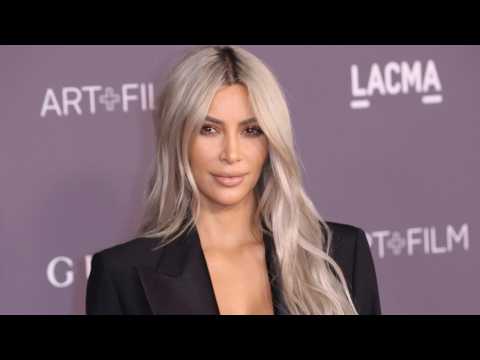 VIDEO : Kardashian Family Tease 2017 Holiday Card