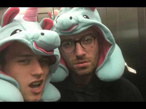 VIDEO : Sam Smith et Brandon Flynn officialisent !