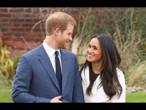 VIDEO : Prince Harry and Meghan Markle thank fans after sharing engagement photos