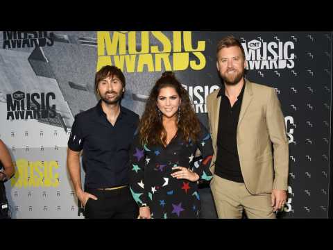 VIDEO : Lady Antebellum Band Members Gave Birth To Baby Girl