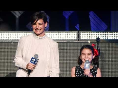 VIDEO : Katie Holmes and Suri Cruise Stopped by Jingle Ball to Introduce Taylor Swift