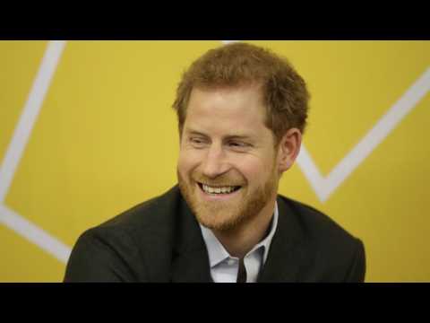 VIDEO : Buckingham Palace Addresses Prince Harry Engagement Rumors