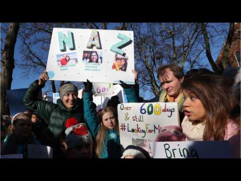 VIDEO : Emma Thompson Leads March For Jailed British-Iranian Woman