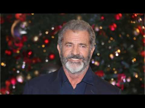 VIDEO : Mel Gibson Struggled With Improv In 'Daddy's Home 2'