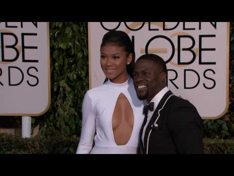 VIDEO : Kevin Hart and his wife offer a peek at their new baby