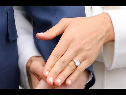 VIDEO : Prince Harry designed Meghan Markle's engagement ring