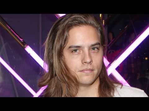 VIDEO : Dylan Sprouse Reveals He Doesn't Watch Riverdale